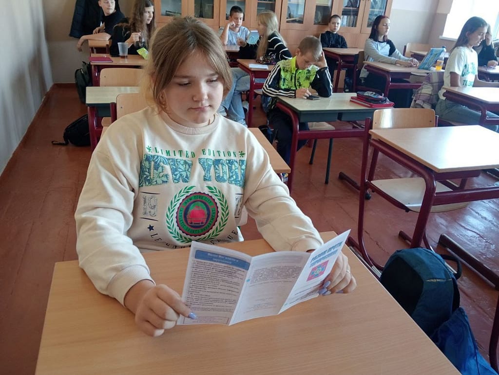 photo 5431899243410480979 y