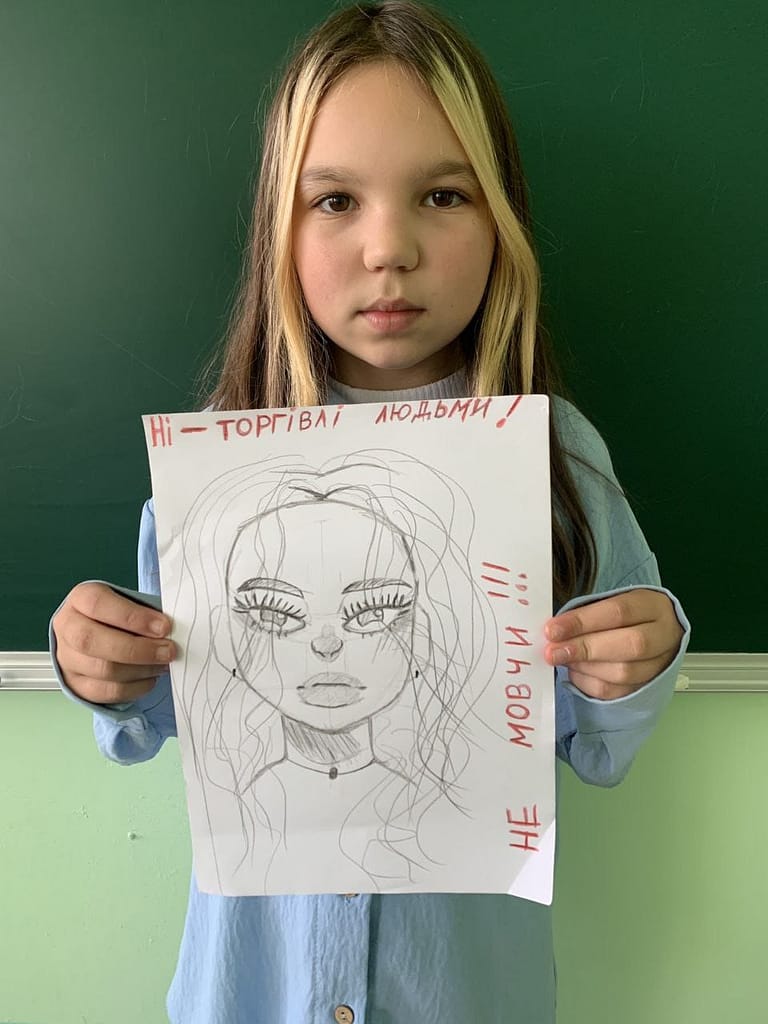 photo 5222114928796756898 y